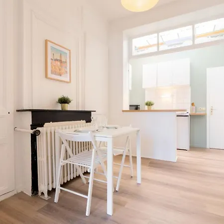Centre - Nice And Functional Studio Apartment